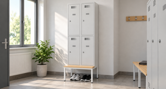 doppelstöckige Schränke mit untergebauter Sitzbank