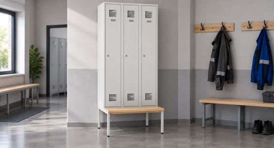 Spinde mit untergebauter Sitzbank