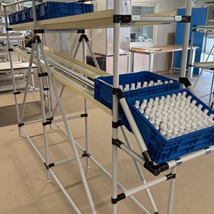 Bediener warten auf Ersatzteile