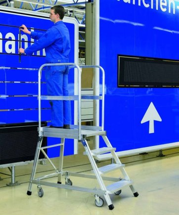 Z600 Podesttreppe, fahrbar, einseitig begehbar mit Stahlgitterrost-Stufen und -Plattform 41952